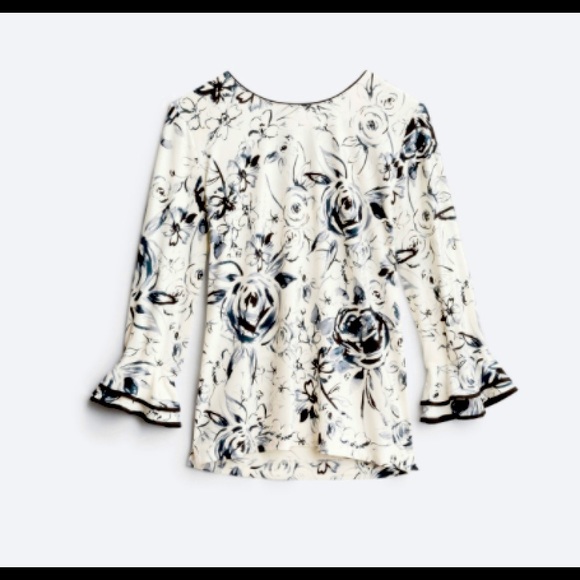 Yessie Trumpet Sleeve Knit Too - Picture 1 of 3